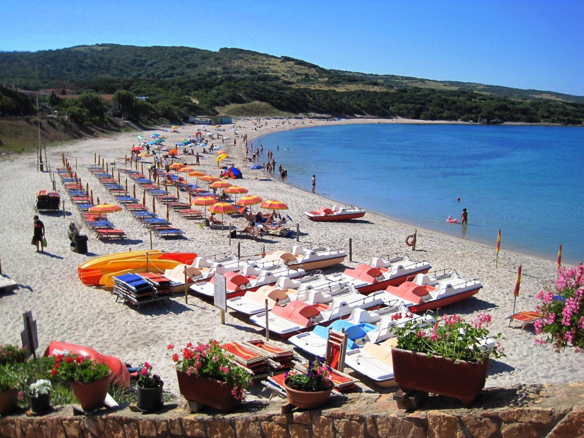 Appartamenti Ideal Isola Rossa Exterior foto